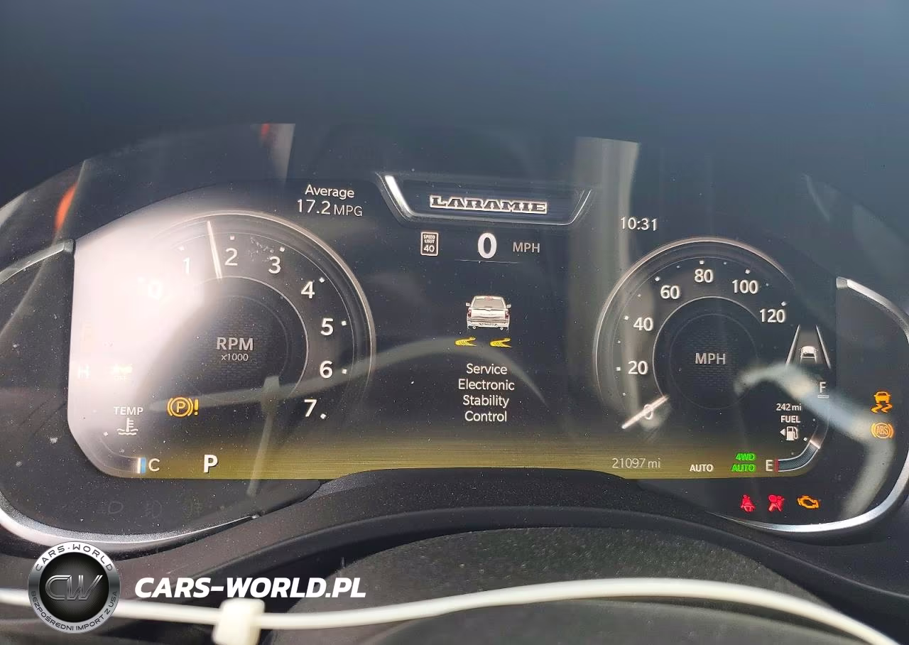 2025 Ram 1500 Laramie VIN:1C6SRFJP1SN693655 - 9