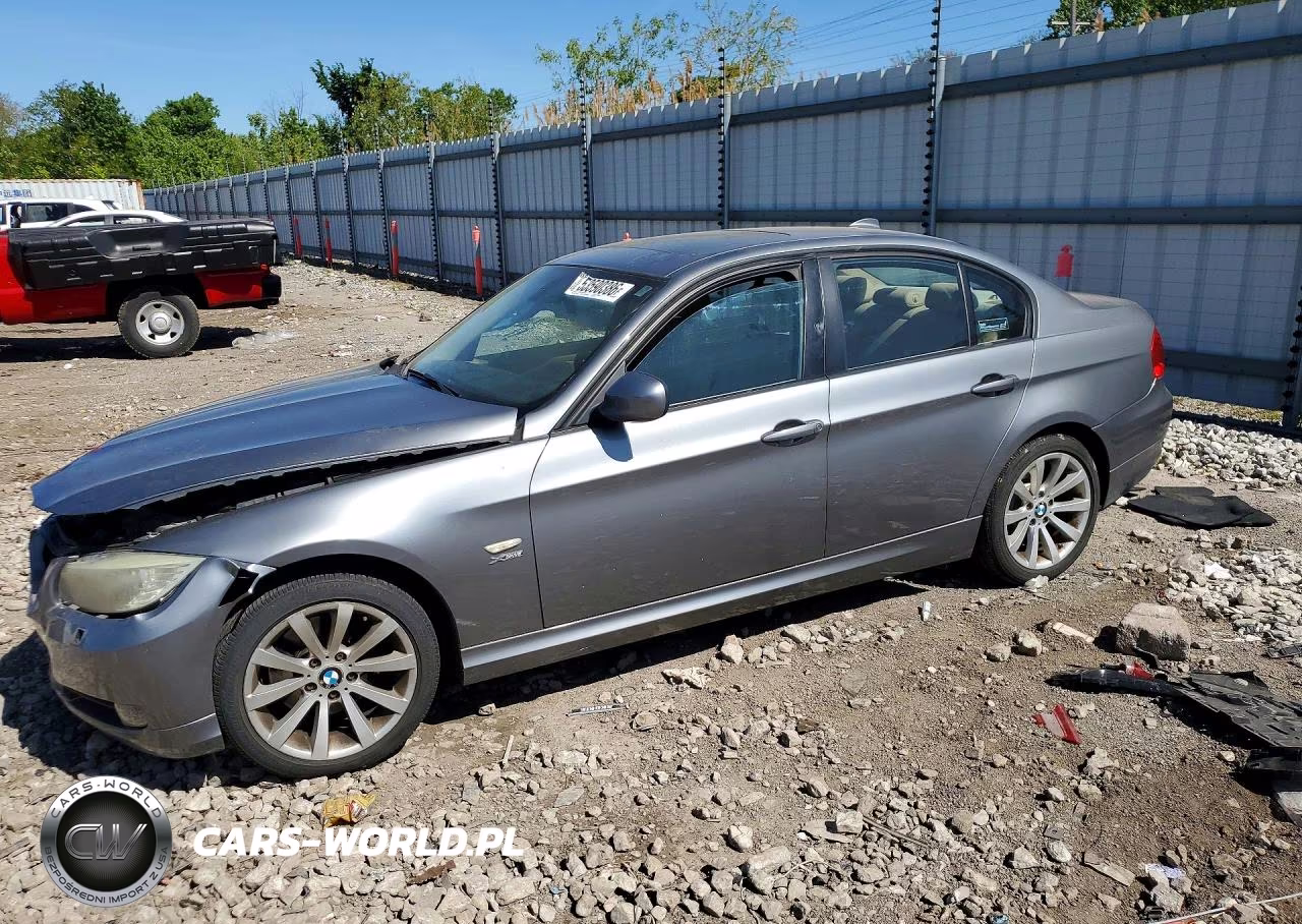 2011 BMW 328 Xi – zdjęcie 1 z 12
