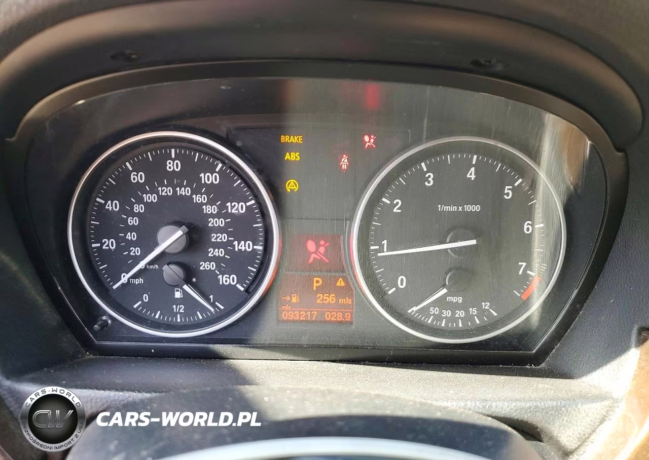 2011 BMW 328 Xi VIN:WBAPK7C50BA975004 - 9
