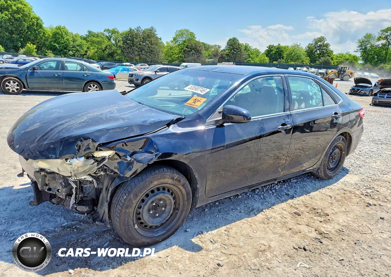 2016 Toyota Camry Le – zdjęcie 1 z 13