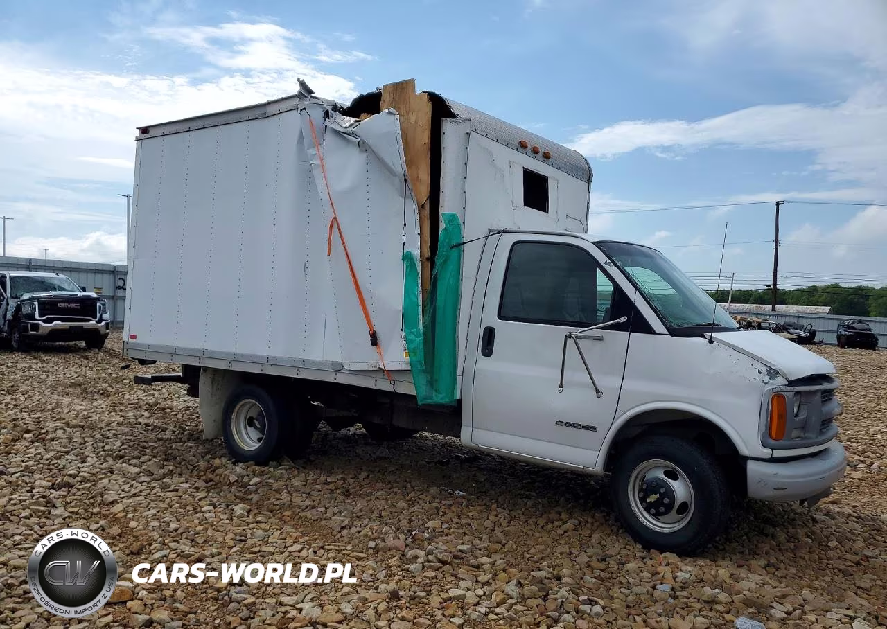 2002 Chevrolet Express Box Truck VIN:1GBJG31R421144182 - 4