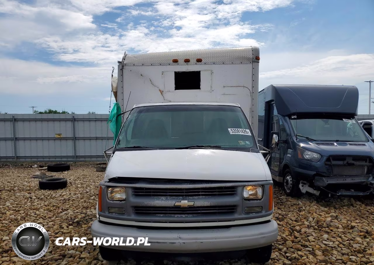 2002 Chevrolet Express Box Truck VIN:1GBJG31R421144182 - 5