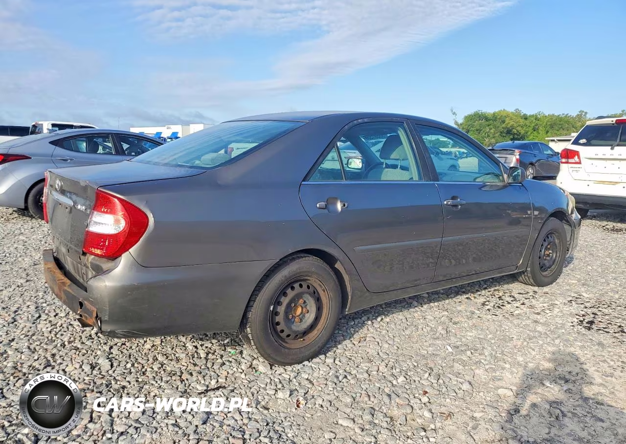 2003 Toyota Camry Le VIN:4T1BE32K33U697652 - 3