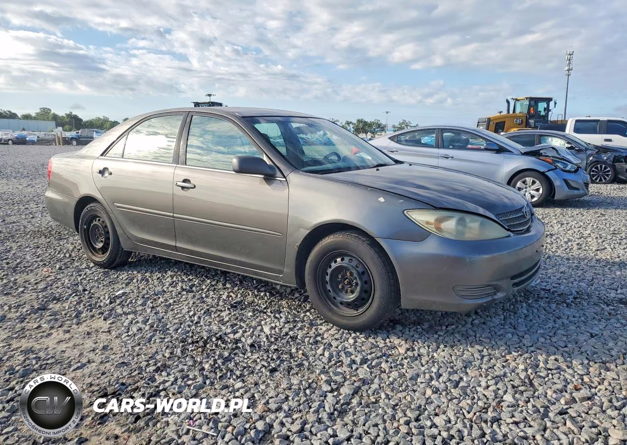 2003 Toyota Camry Le VIN:4T1BE32K33U697652 - 4