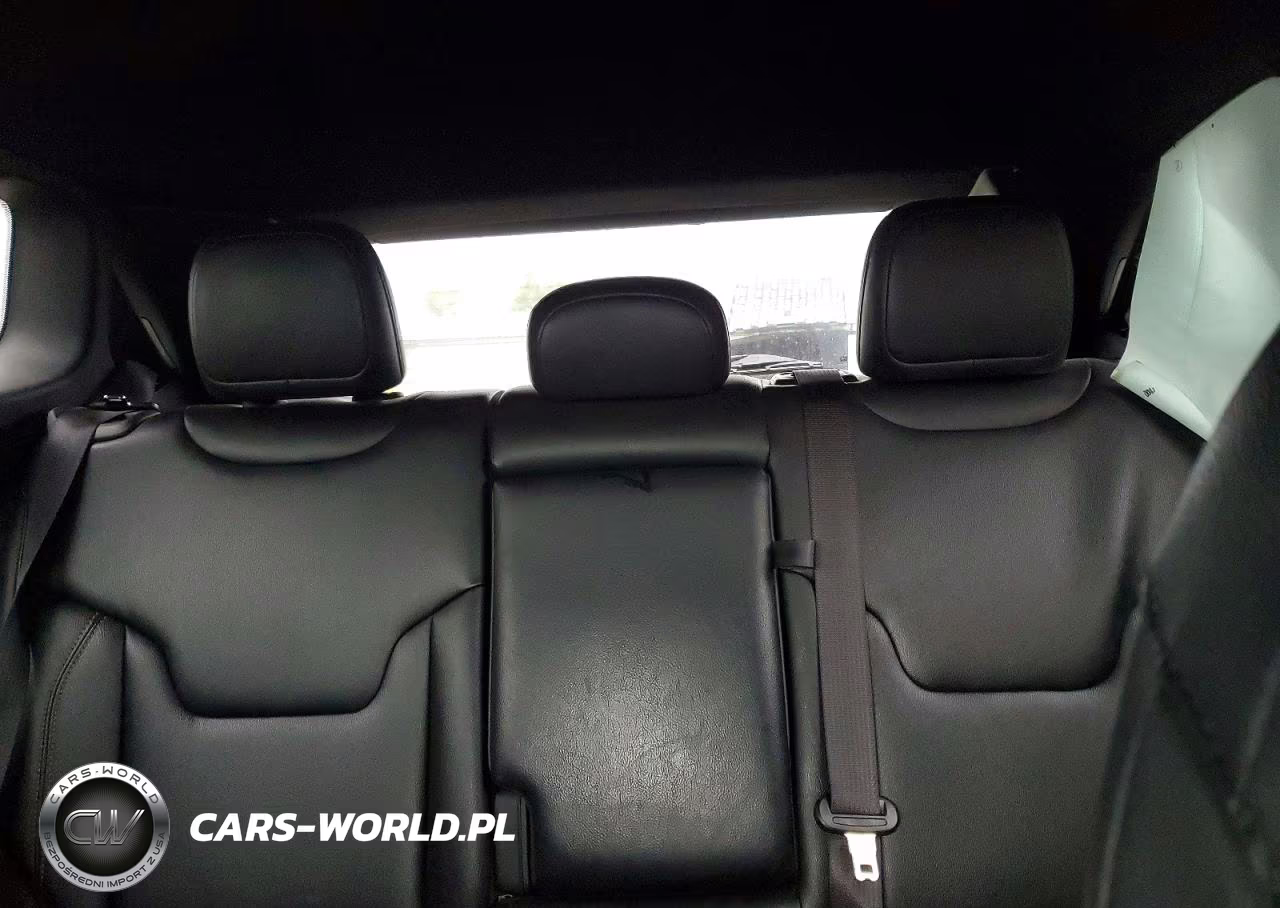 2024 Jeep Compass Latitude Lux VIN:3C4NJDFN6RT105560 - 10