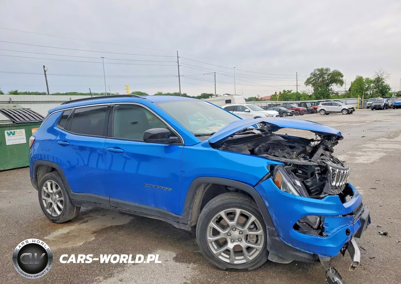 2024 Jeep Compass Latitude Lux VIN:3C4NJDFN6RT105560 - 4