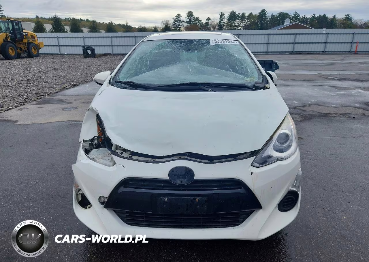 2015 Toyota Prius C Three VIN:JTDKDTB34F1112065 - 5