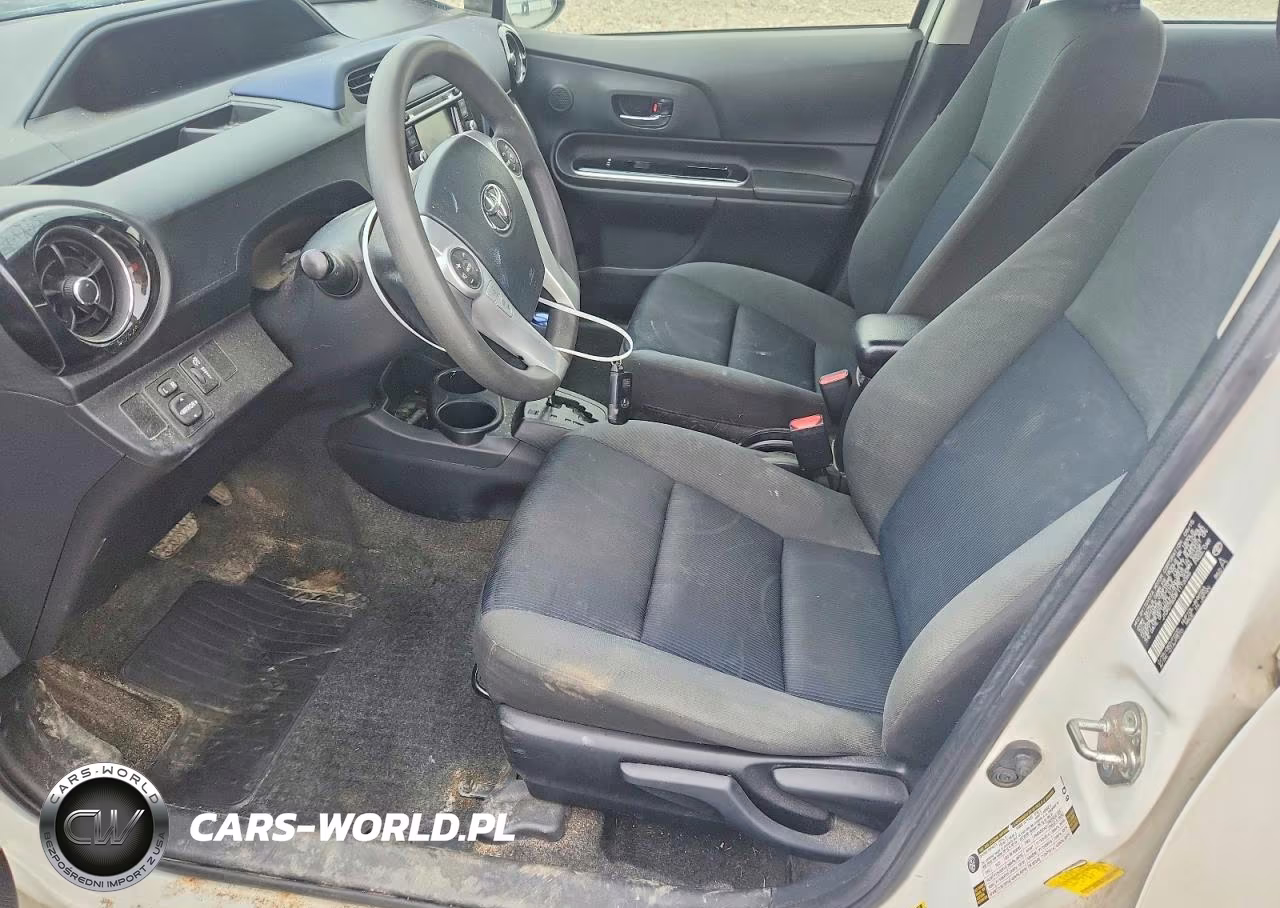 2015 Toyota Prius C Three VIN:JTDKDTB34F1112065 - 7