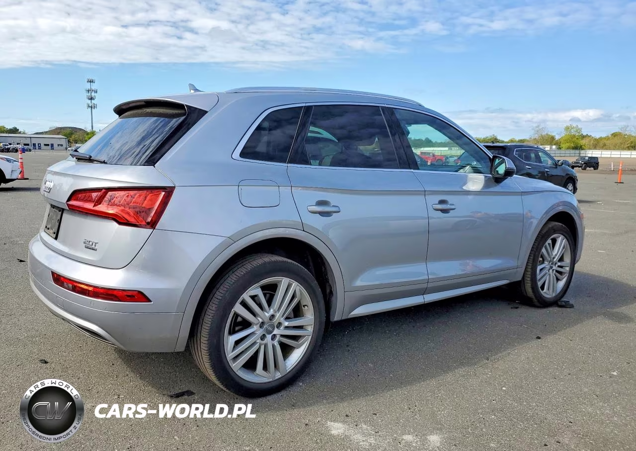 2018 Audi Q5 Premium Plus VIN:WA1BNAFY2J2095464 - 3