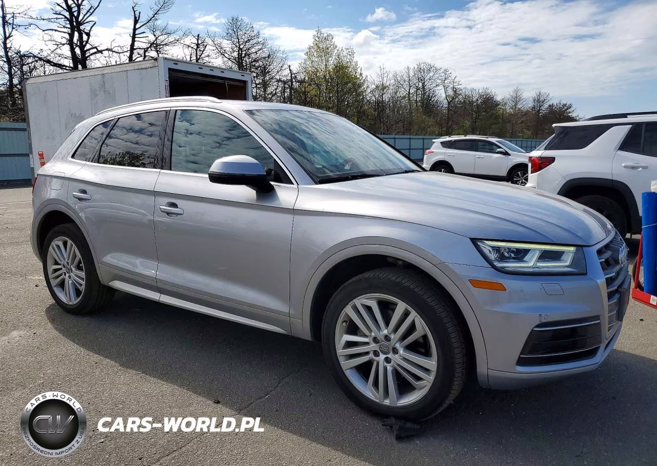 2018 Audi Q5 Premium Plus VIN:WA1BNAFY2J2095464 - 4