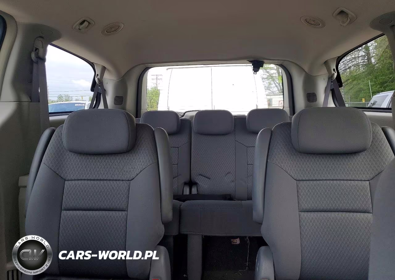 2009 Chrysler Town & Country Lx VIN:2A8HR44EX9R665330 - 10