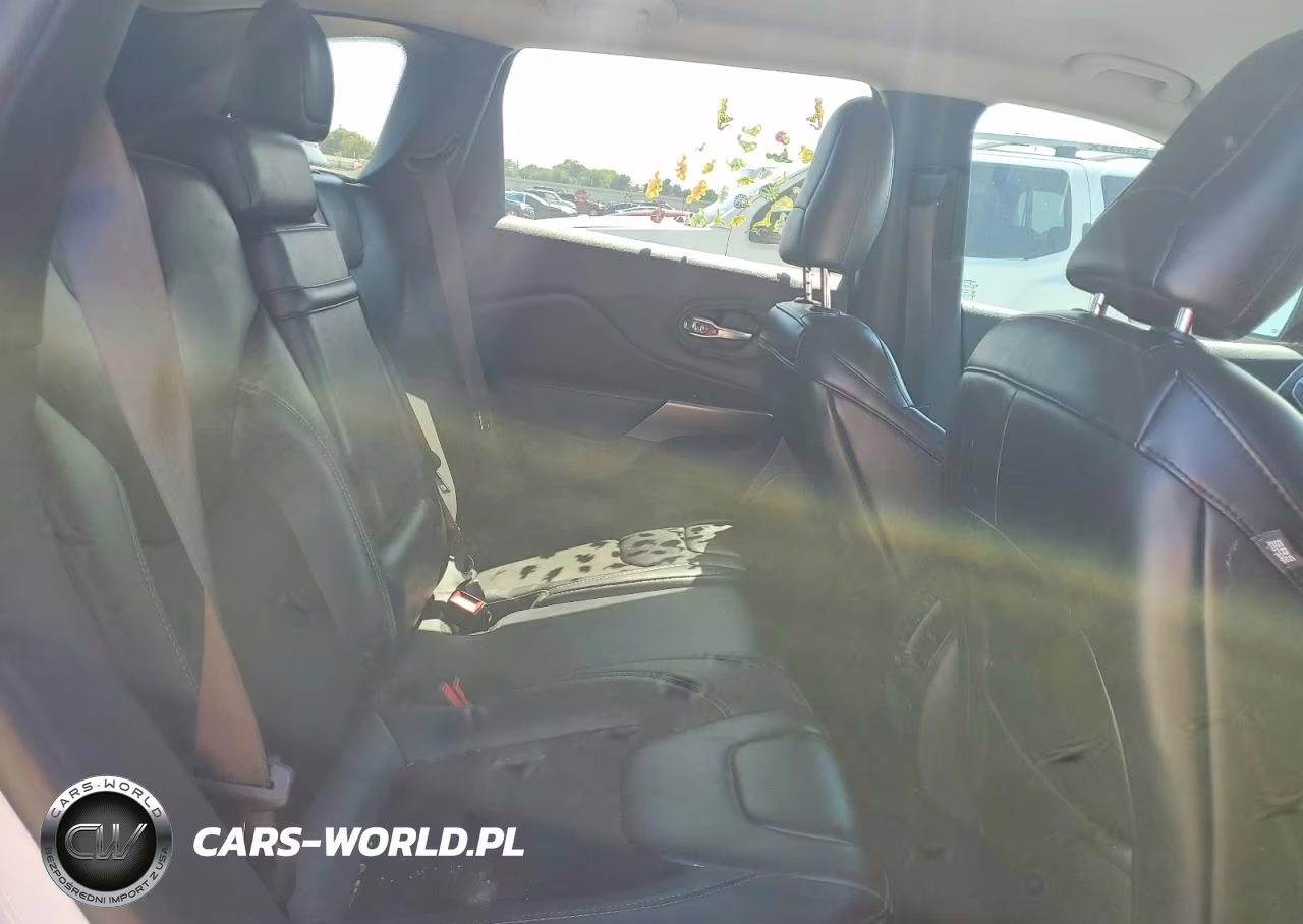 2019 Jeep Cherokee Latitude Plus VIN:1C4PJLLB9KD404226 - 11