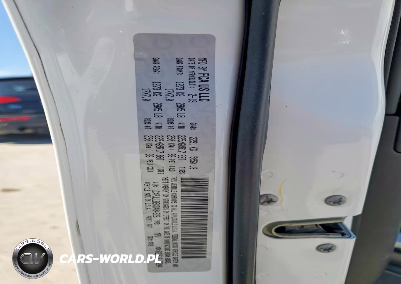 2019 Jeep Cherokee Latitude Plus VIN:1C4PJLLB9KD404226 - 13