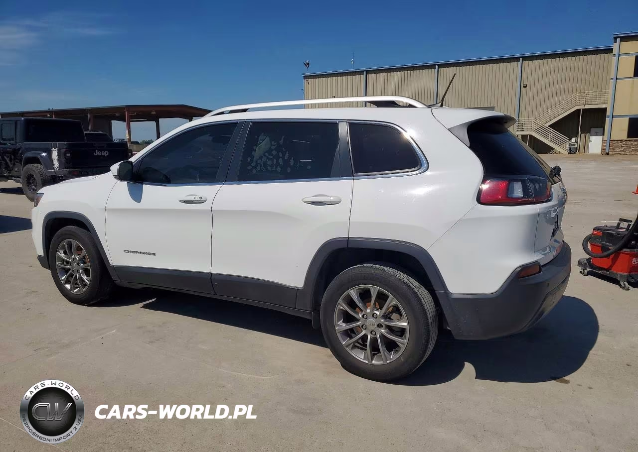 2019 Jeep Cherokee Latitude Plus VIN:1C4PJLLB9KD404226 - 2