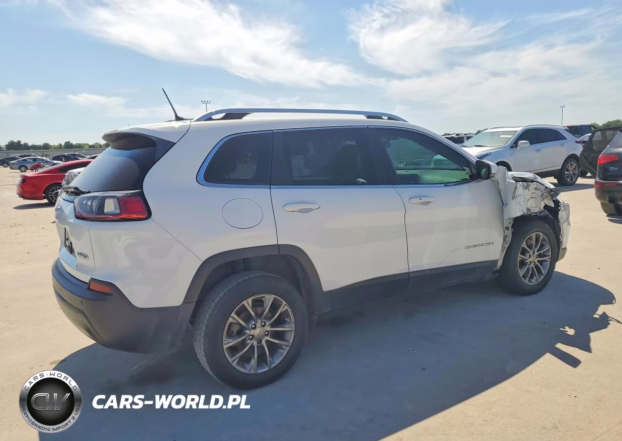2019 Jeep Cherokee Latitude Plus VIN:1C4PJLLB9KD404226 - 3