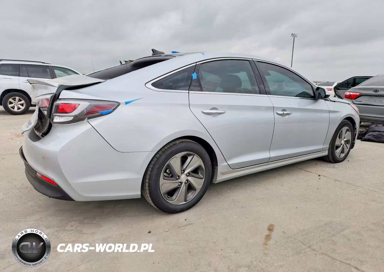 2017 Hyundai Sonata VIN:KMHE34L36HA075703 - 3