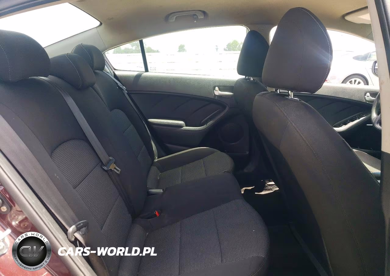 2018 Kia Forte Lx VIN:3KPFK4A70JE209948 - 10