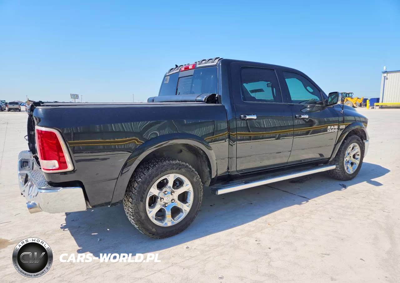 2015 Ram 1500 Laramie VIN:1C6RR7NT4FS666484 - 3