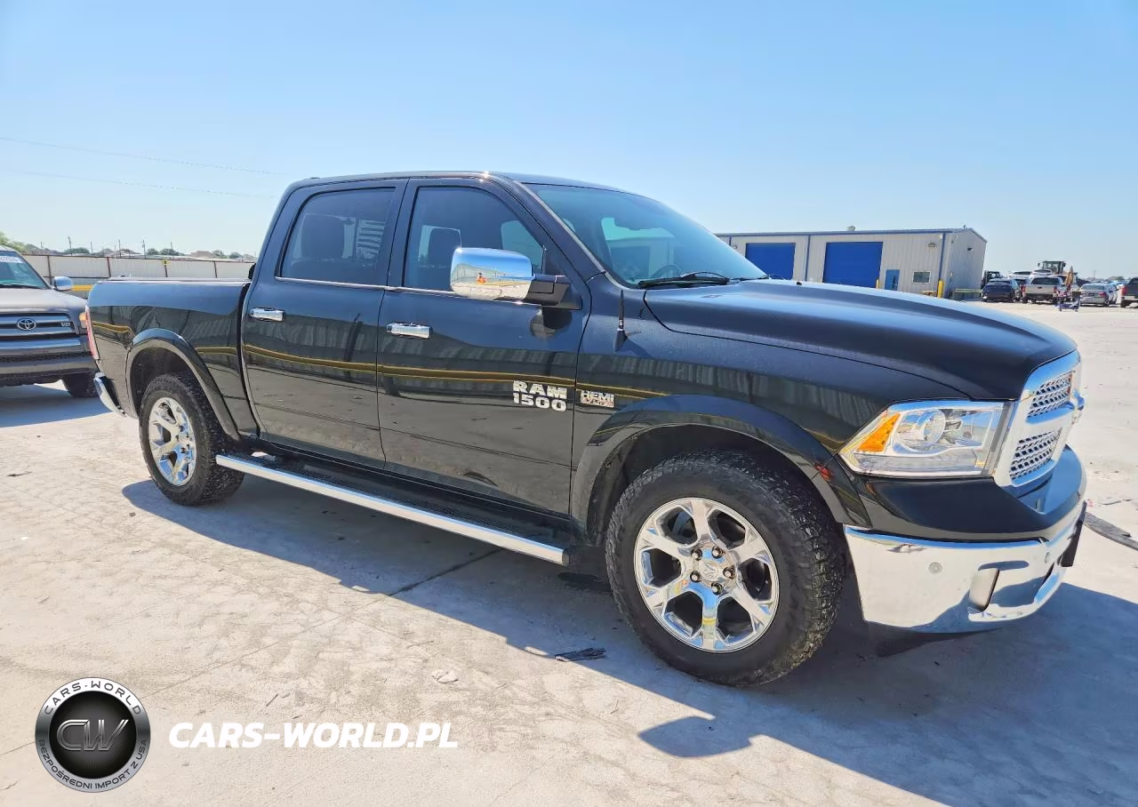 2015 Ram 1500 Laramie VIN:1C6RR7NT4FS666484 - 4