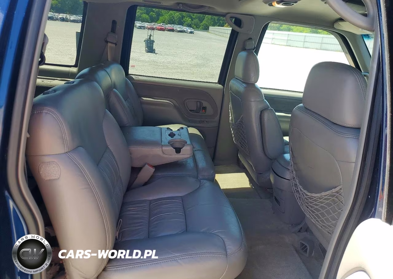 1999 Chevrolet Suburban K1500 VIN:3GNFK16R5XG139750 - 11