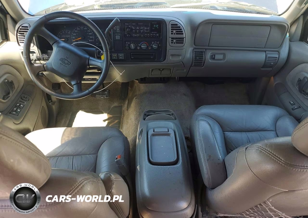 1999 Chevrolet Suburban K1500 VIN:3GNFK16R5XG139750 - 8