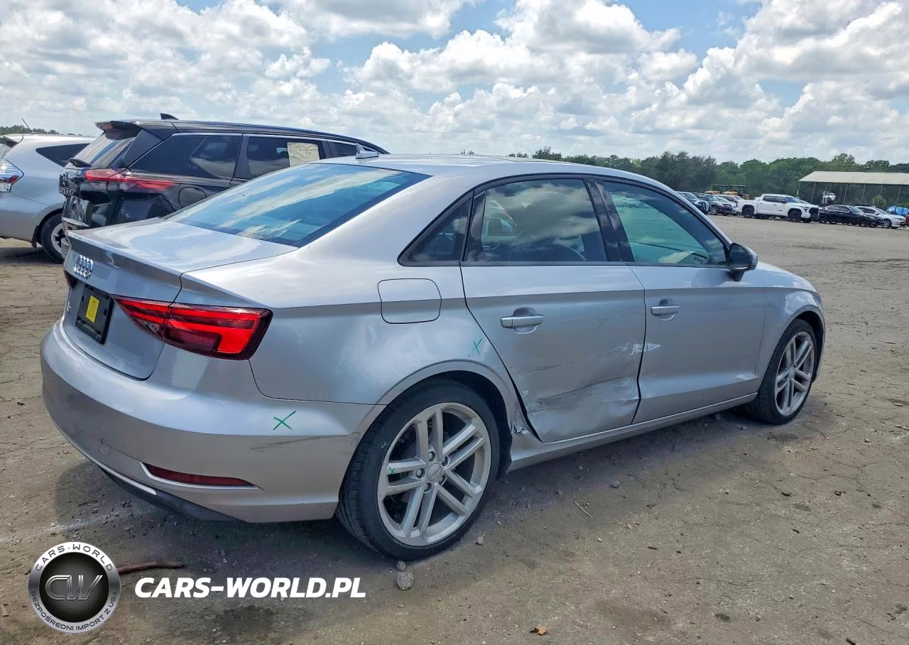 2018 Audi A3 Premium VIN:WAUAUGFF6J1094083 - 3