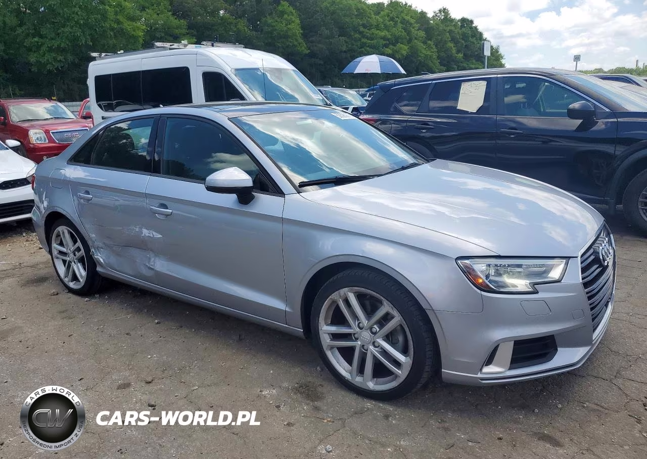 2018 Audi A3 Premium VIN:WAUAUGFF6J1094083 - 4