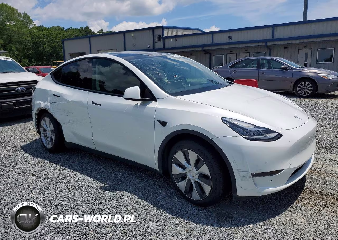 2022 Tesla Model Y VIN:7SAYGDEE6NF358144 - 4