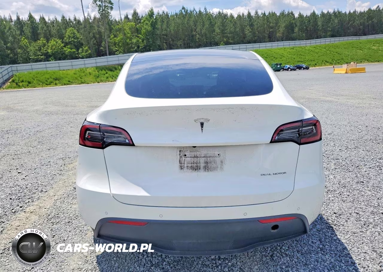 2022 Tesla Model Y VIN:7SAYGDEE6NF358144 - 6