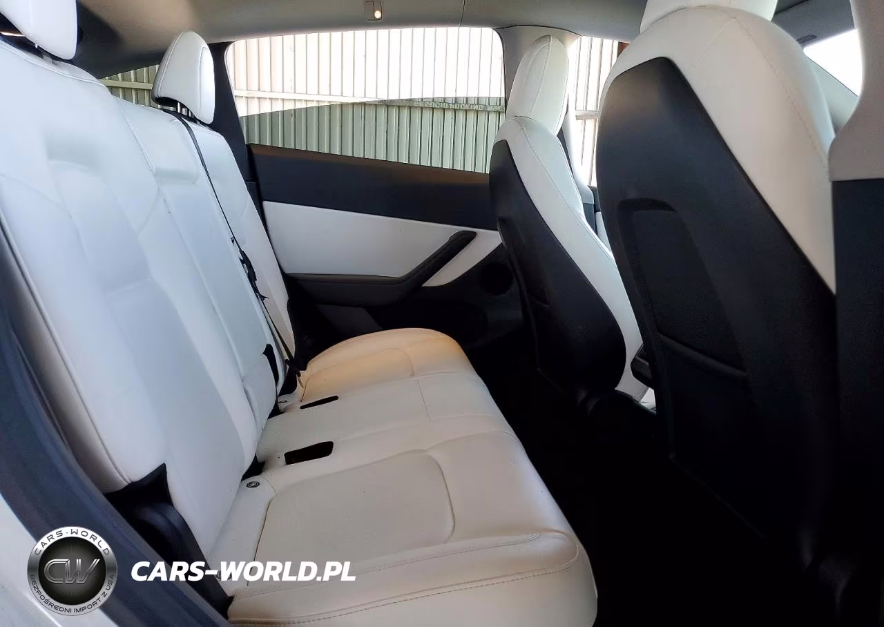 2021 Tesla Model Y VIN:5YJYGDEE0MF240506 - 10