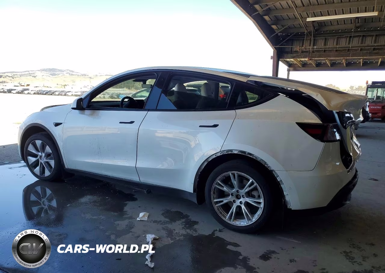2021 Tesla Model Y VIN:5YJYGDEE0MF240506 - 2