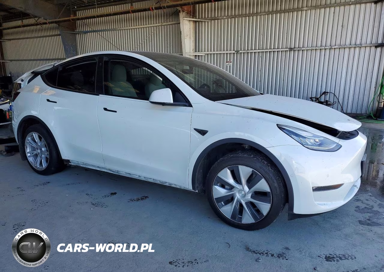 2021 Tesla Model Y VIN:5YJYGDEE0MF240506 - 4