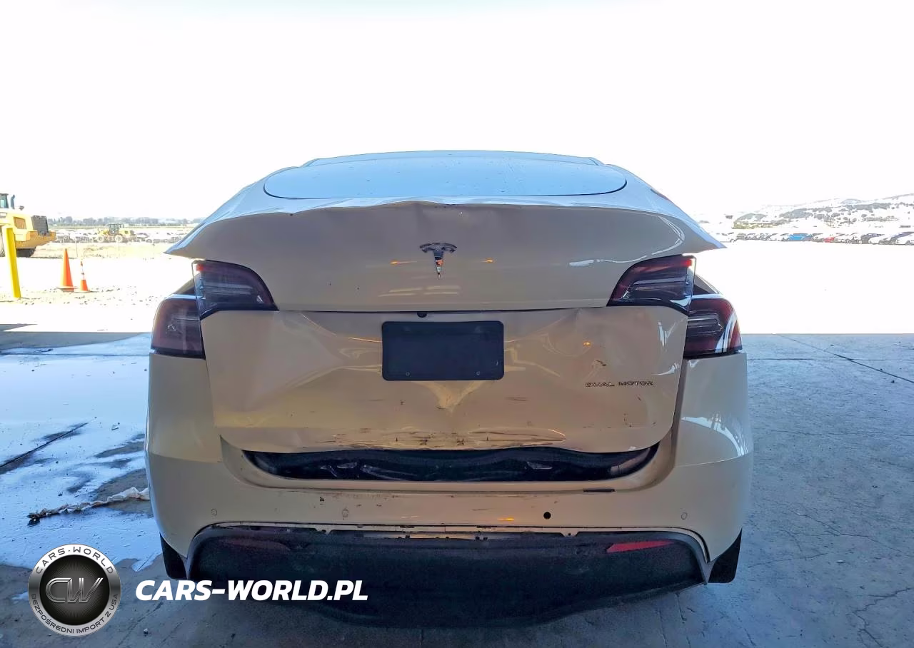 2021 Tesla Model Y VIN:5YJYGDEE0MF240506 - 6