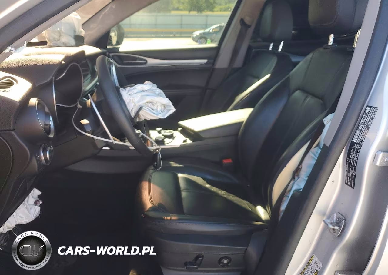 2018 Alfa Romeo Stelvio Sport VIN:ZASFAKPN6J7B92299 - 7