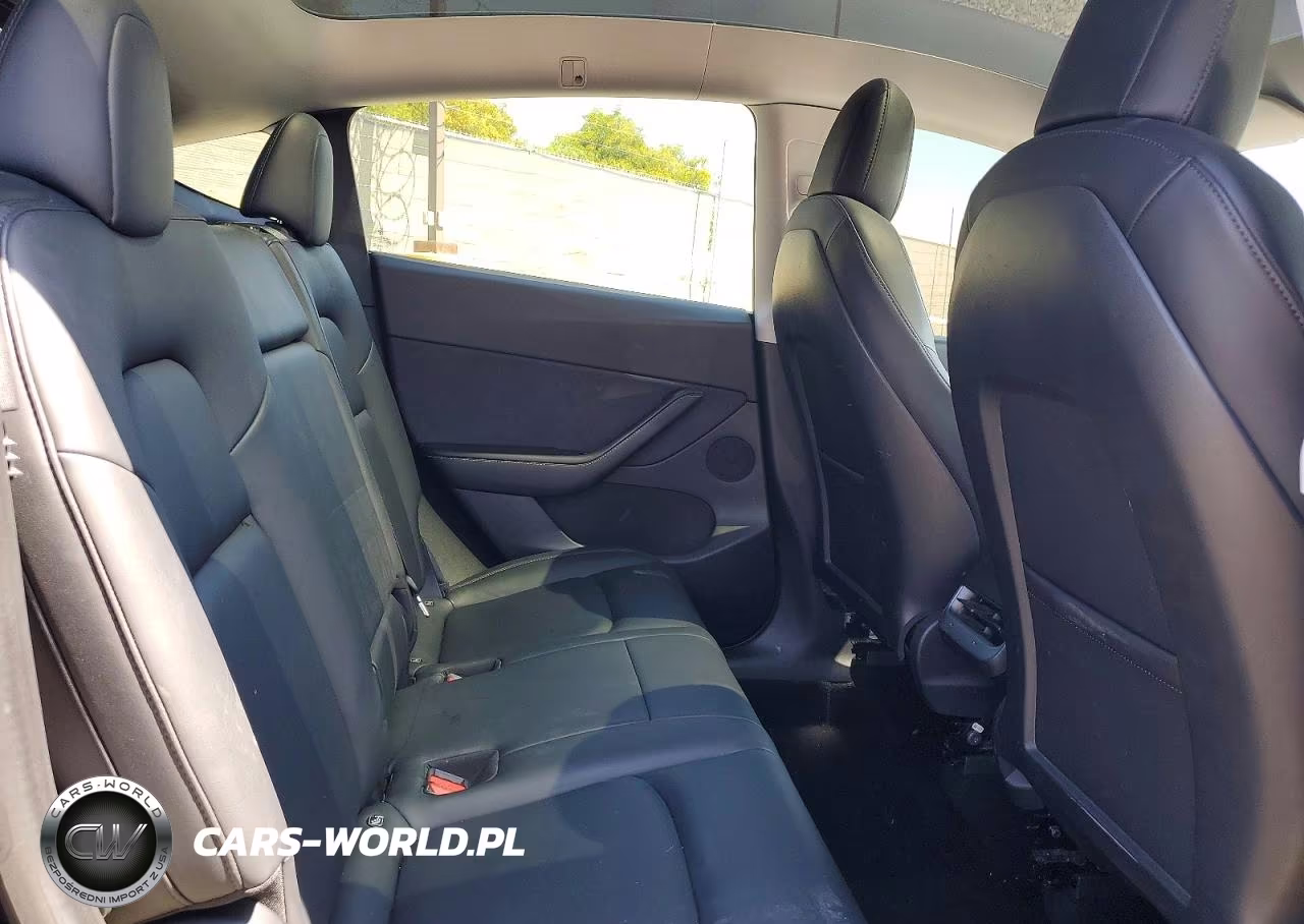 2021 Tesla Model Y VIN:5YJYGDED2MF107365 - 11