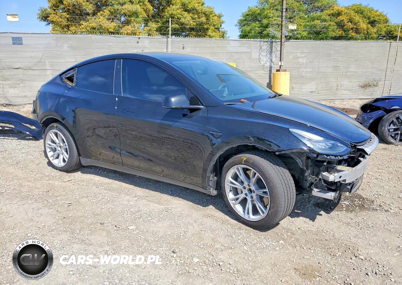 2021 Tesla Model Y VIN:5YJYGDED2MF107365 - 4