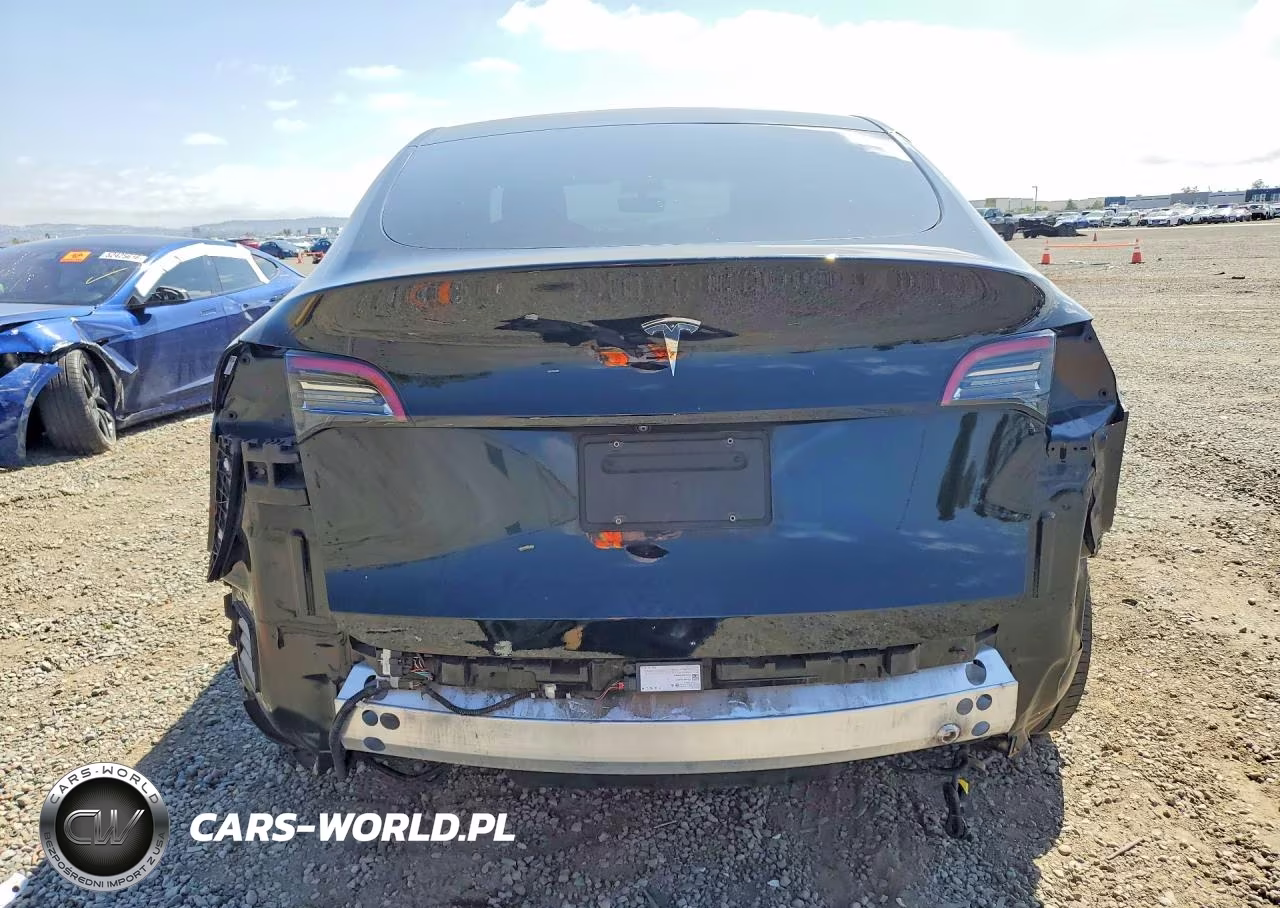 2021 Tesla Model Y VIN:5YJYGDED2MF107365 - 6