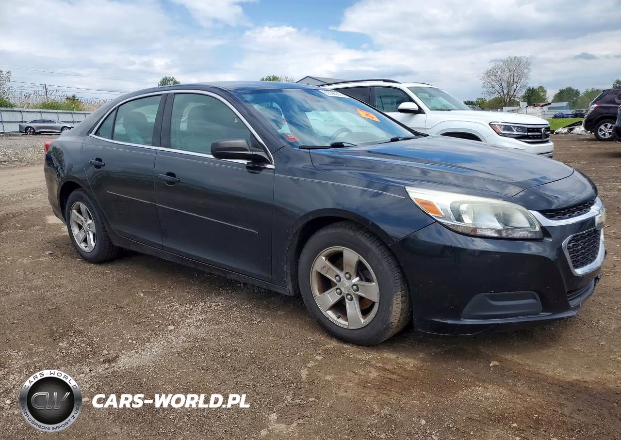 2015 Chevrolet Malibu Ls VIN:1G11B5SL0FF105784 - 4