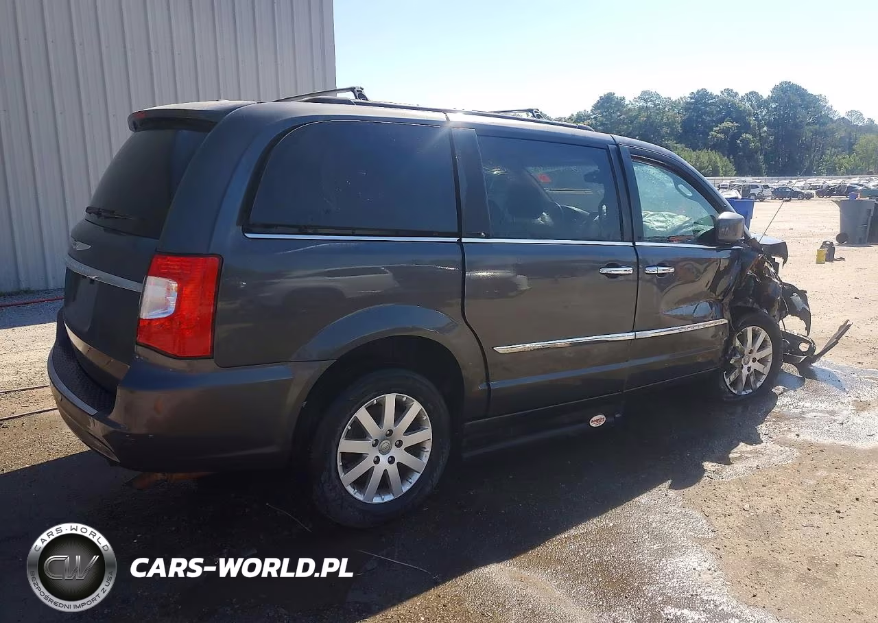 2016 Chrysler Town & Country Touring VIN:2C4RC1BG6GR120027 - 3