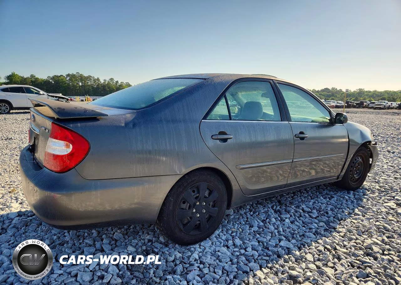 2003 Toyota Camry Xle VIN:4T1BE32K33U781664 - 3