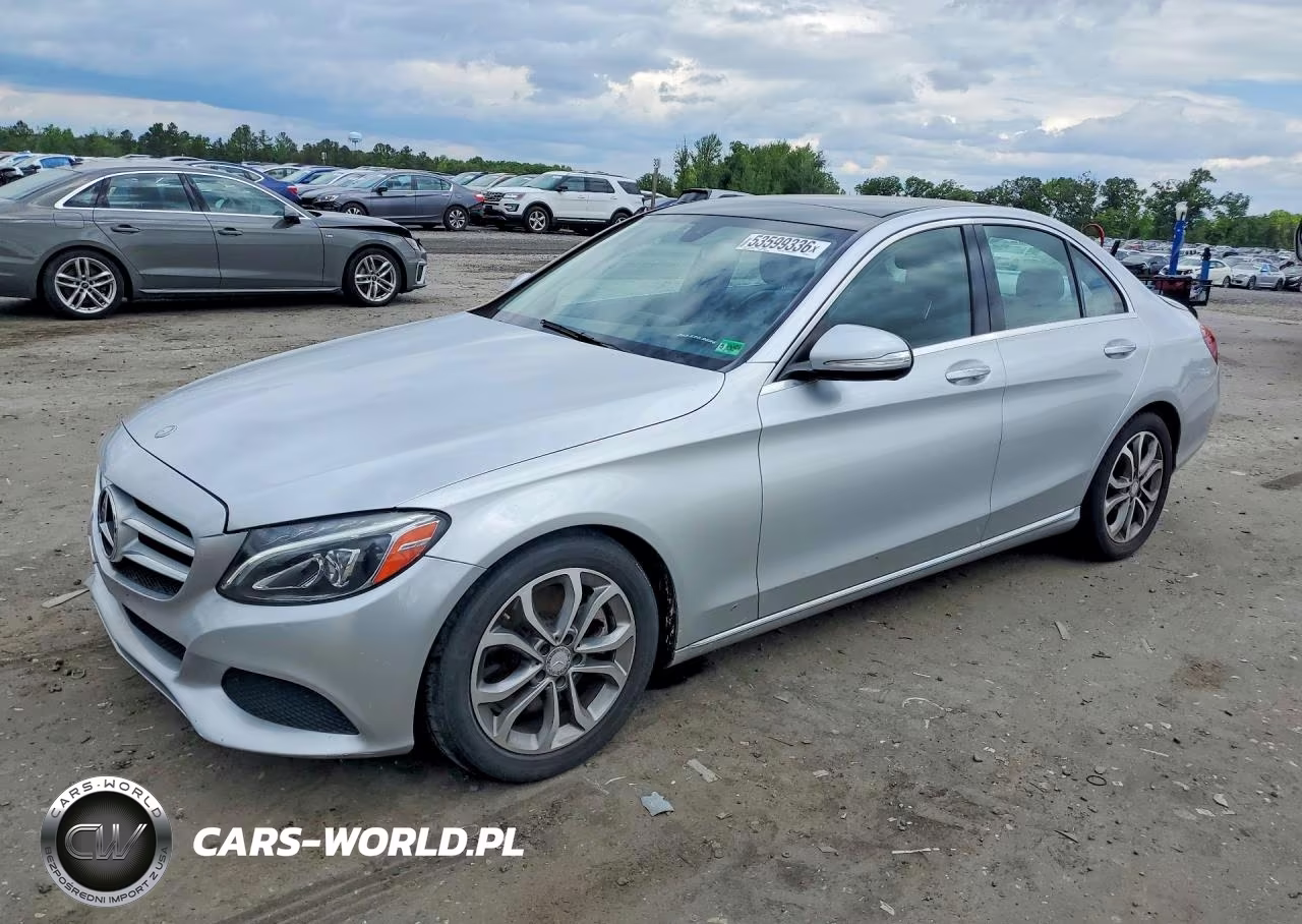 2015 Mercedes-Benz C 300 – zdjęcie 1 z 13