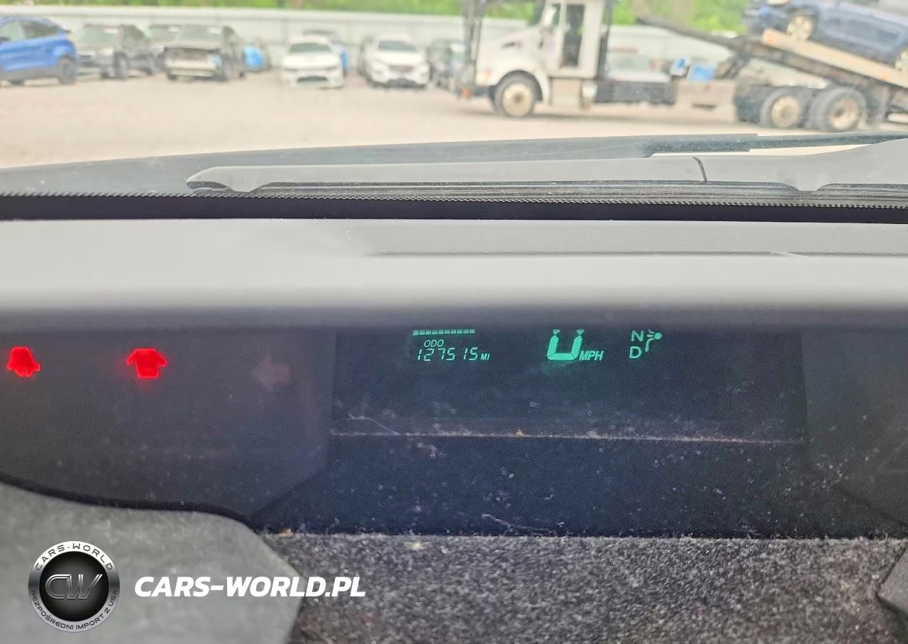2004 Toyota Prius Base VIN:JTDKB20U840025087 - 9