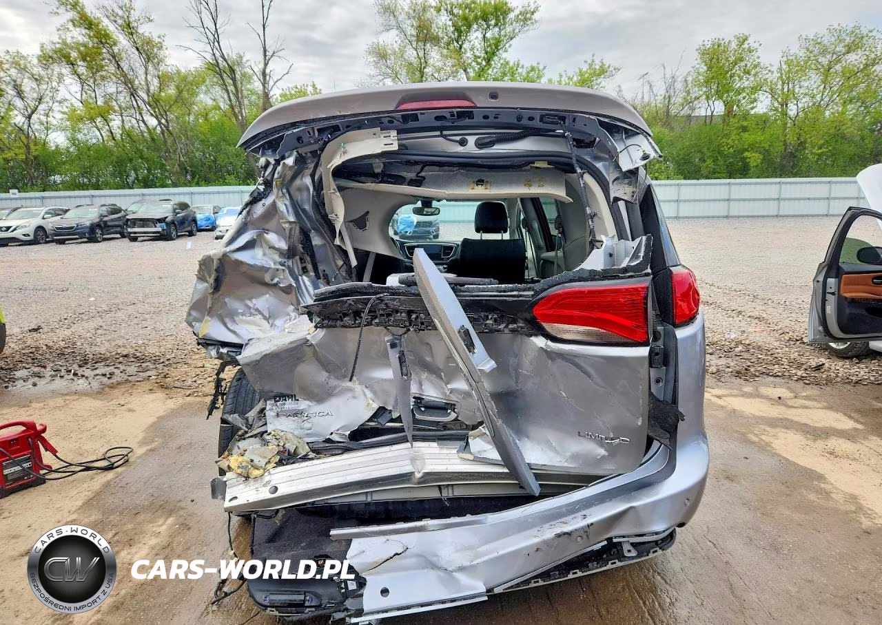 2020 Chrysler Pacifica Limited VIN:2C4RC1GG1LR187492 - 6