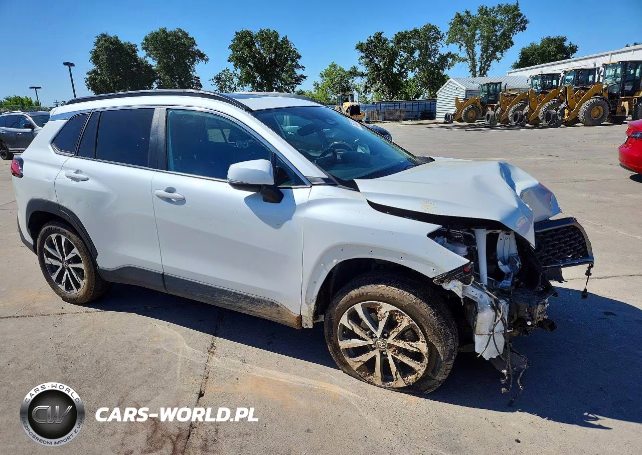2023 Toyota Corolla Cross Xle VIN:7MUDAABG1PV068125 - 4