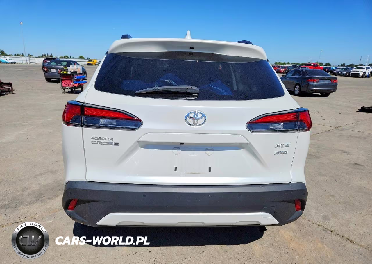2023 Toyota Corolla Cross Xle VIN:7MUDAABG1PV068125 - 6