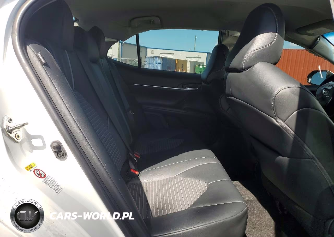 2018 Toyota Camry Se VIN:4T1B11HK2JU658023 - 10