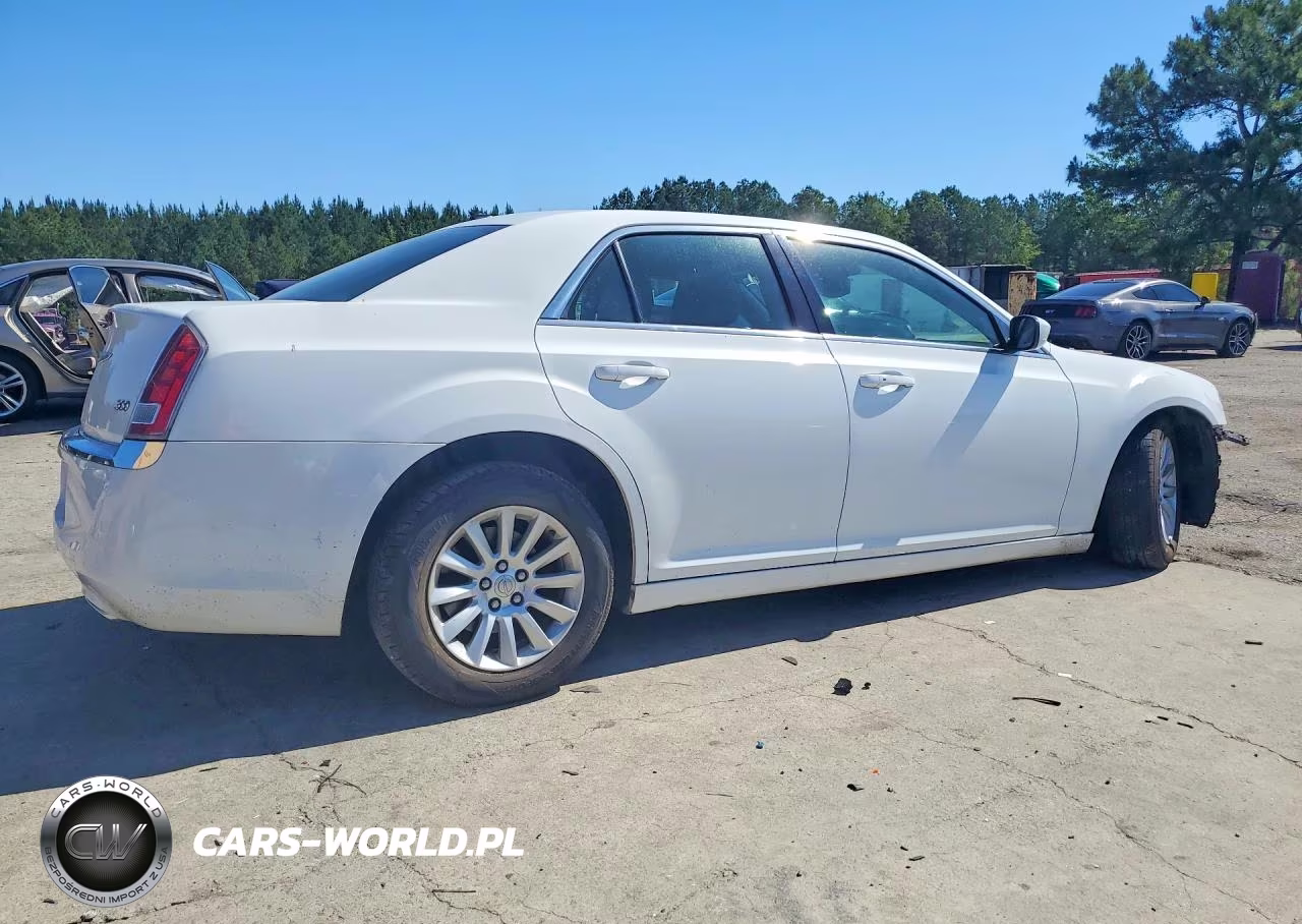 2013 Chrysler 300 VIN:2C3CCAAG8DH539994 - 3