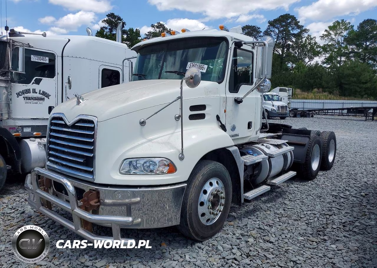 2015 Mack 600 Cxu600 - Semi Truck VIN:1M1AW09YXFM052331 - 2