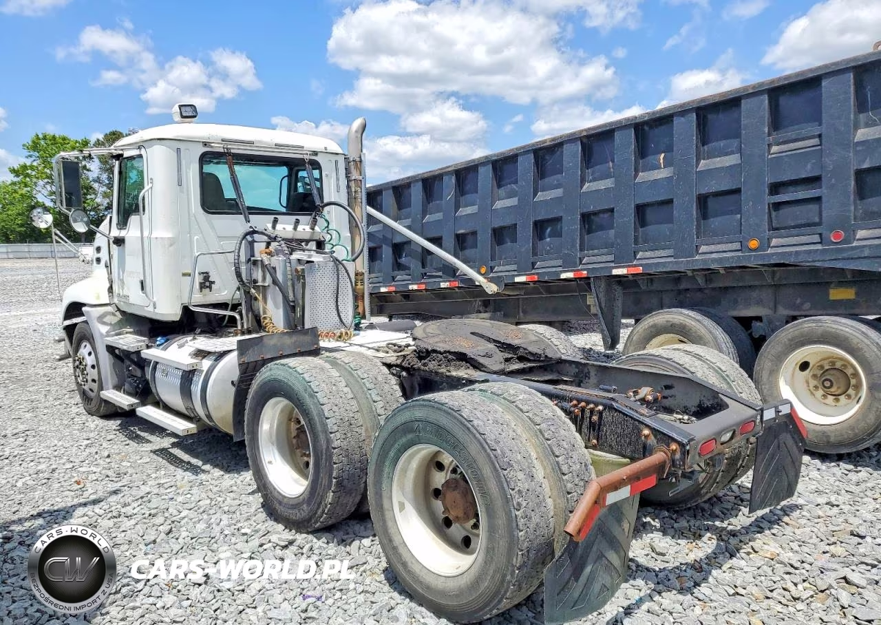 2015 Mack 600 Cxu600 - Semi Truck VIN:1M1AW09Y5FM052334 - 3