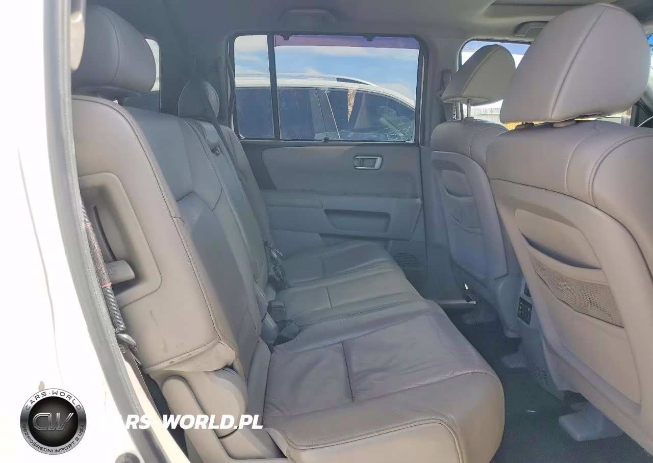 2010 Honda Pilot Touring VIN:5FNYF4H97AB030692 - 10